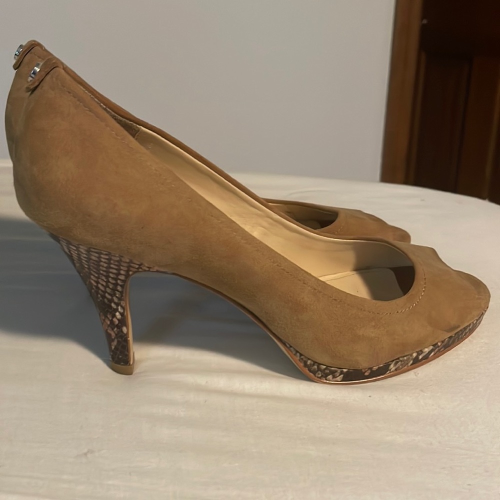 Calvin Klein suede pumps peep toe and snake heel
